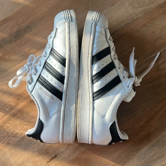 Adidas Superstars - Picture 6 of 7